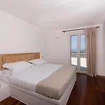 Mira Paros - Luxury *