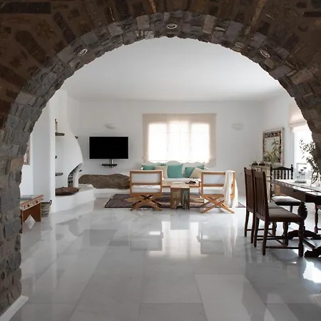 Mira Paros - Luxury Параспорос