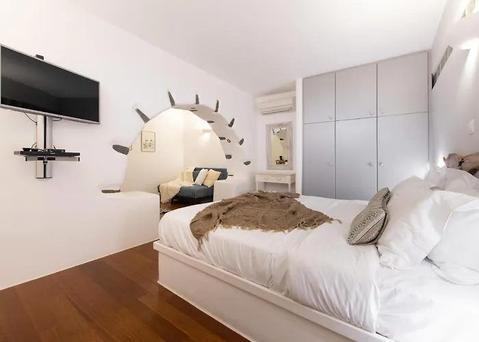 Villa Mira Paros - Luxury Parasporos