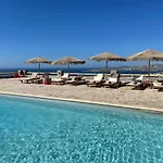 Mira Paros - Luxury