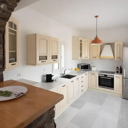 Mira Paros - Luxury Parasporos