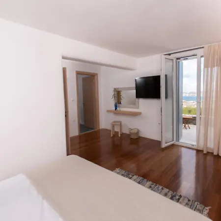 Mira Paros - Luxury * Parasporos