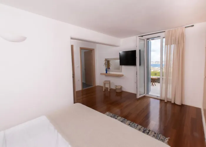 Mira Paros - Luxury * Parasporos